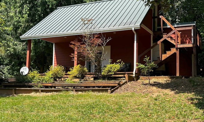 Washougal House | Cozy 2-bedroom cottage in Washougal with AC