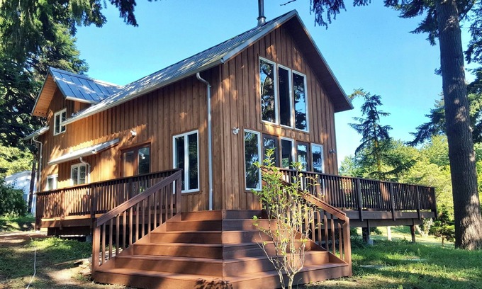 Camano Island Cottage | Cozy 2-bedroom cottage on welcoming Camano Island with great sunset views!