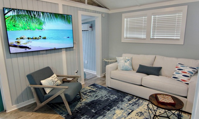Key West Historic District Cottage | Cozy 2-bedroom cottage in Old Town Key West, with shared pool