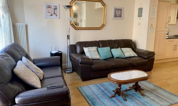 Hove Apartment | Cozy 2 Bedroom Flat in Brighton and Hove