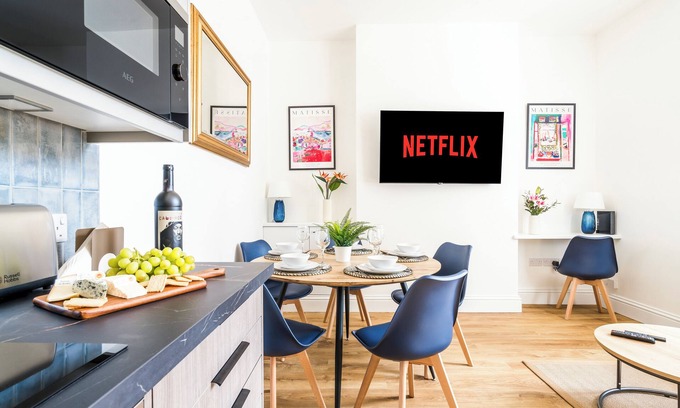 Sutton West Apartment | Cozy 2 Bedroom Flat in Sutton/London