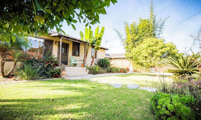 Leucadia House | Cozy 2-Bedroom Home Just Blocks from the Beach
