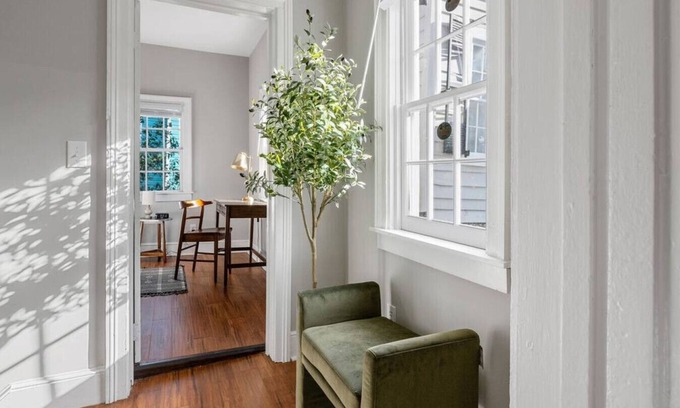 Harleston Village House | Cozy 2 Bedroom Home - Just Off Broad St - Downtown