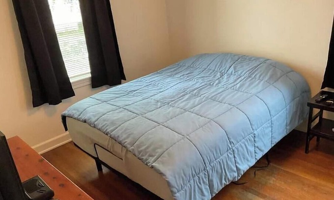 Dayton House | Cozy 2-bedroom house in charming Dayton with WiFi, AC