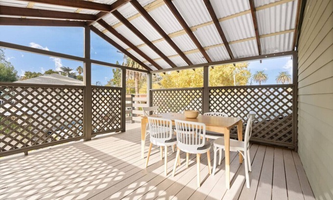 Lodi House | Cozy 2 Bedroom l Downtown Lodi l Modern