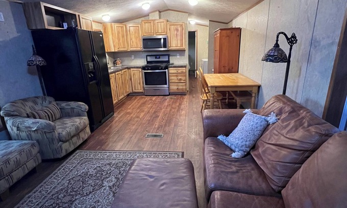 Turner House | Cozy 2-bedroom mobile home in peaceful Turner with WiFi