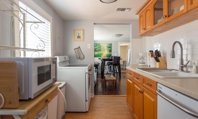 Jacksonville Beach House | Cozy 2 Bedroom Home Minutes from Beach & Bars