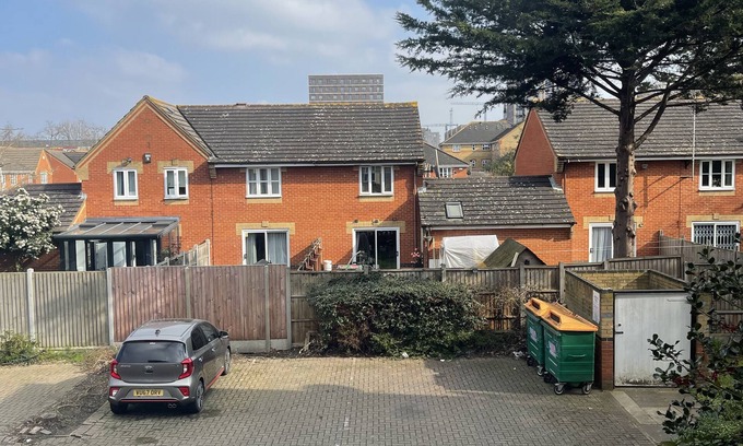 Newham Apartment | Cozy 2-BR Home with Patio & Parking in London! 10 Mins to London City Airport
