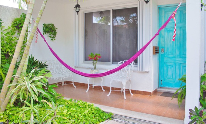 Colonia Adolfo Lopez Mateos Villa | Cozy 2 Floors & 4 Bedroom Villa in Cozumel. V8