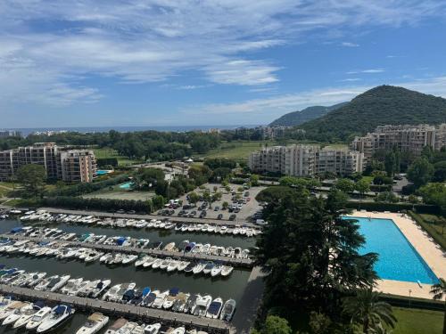 Mandelieu-La-Napoule Apartment | Cozy 2-rooms apartment in yacht port Cannes Marina