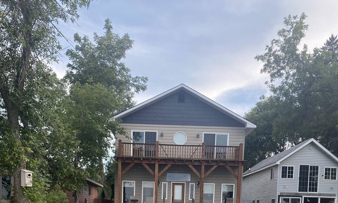 Watertown Cabin | Cozy 2-Story Cabin on Beautiful Lake Kampeska
