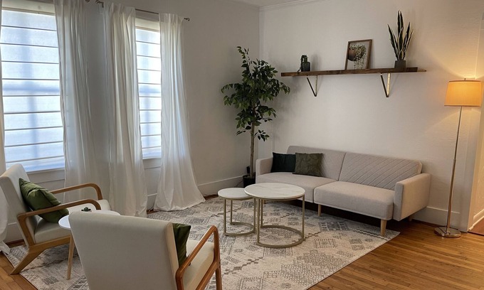 Johnson City House | Cozy 2br/1ba home in downtown Johnson City, TN!