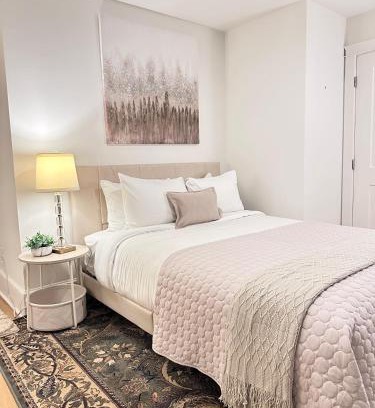 College Hill Apartment | Cozy 2BR Apt with Parking, Steps to Brown and RISD