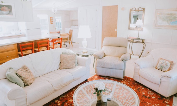 Tallahassee Cottage | Cozy 2br Cottage next door to Maclay State Park!