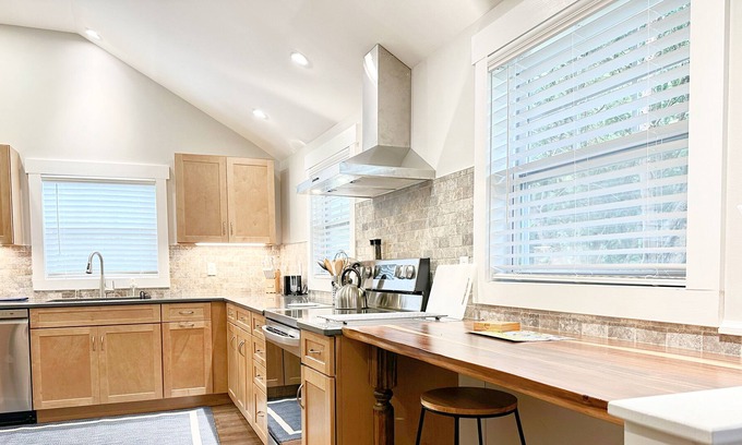 Conway Ski Chalet | Cozy 3 Bdrm Chalet Near Everything!