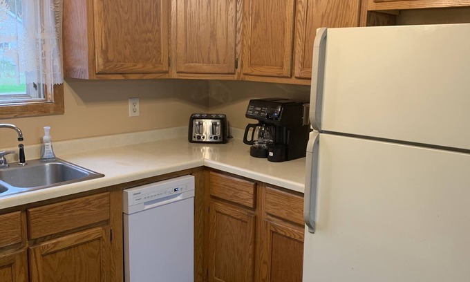 Montreal House | Cozy 3 bedroom 1 bath house centrally located