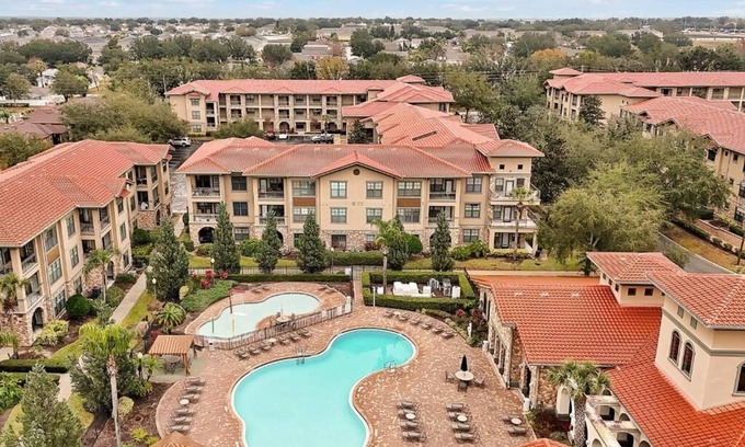 Wellington Condo | Cozy 3 Bedroom 3 Bathroom Condo in Bella Piazza