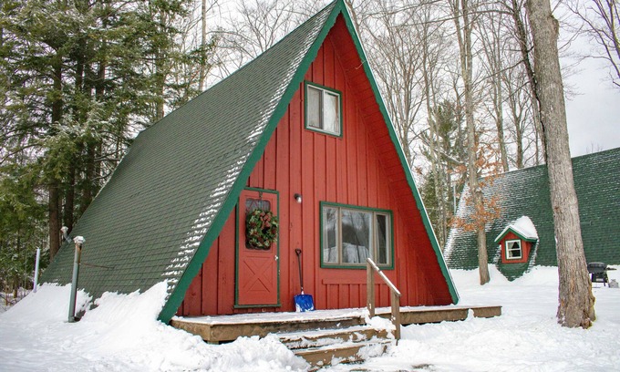 Harbor Springs Cabin | Cozy 3-bedroom cabin near beautiful Harbor Springs