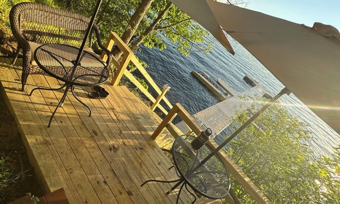 White Mills Cabin | Cozy 3-bedroom cabin with free BOAT SLIP
