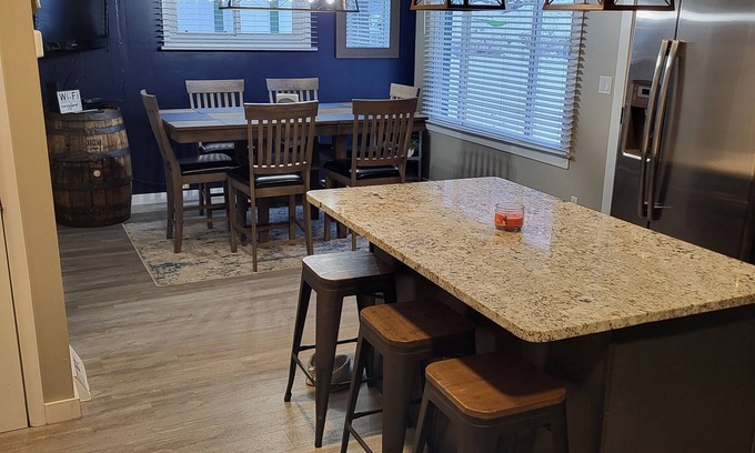 Gaylord Cottage | Cozy 3 bedroom cottage close to Gaylord and Otsego lake