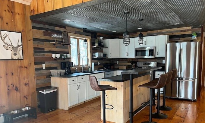 Eustis Cabin | Cozy 3-Bedroom Hideaway on ATV/Snowmobile Trails