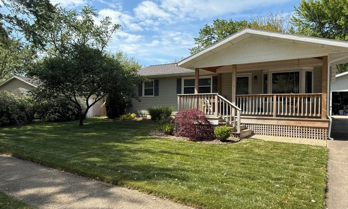 Michigan City House | Cozy 3 bedroom home, minutes to the beach, outlets, casino and dining.