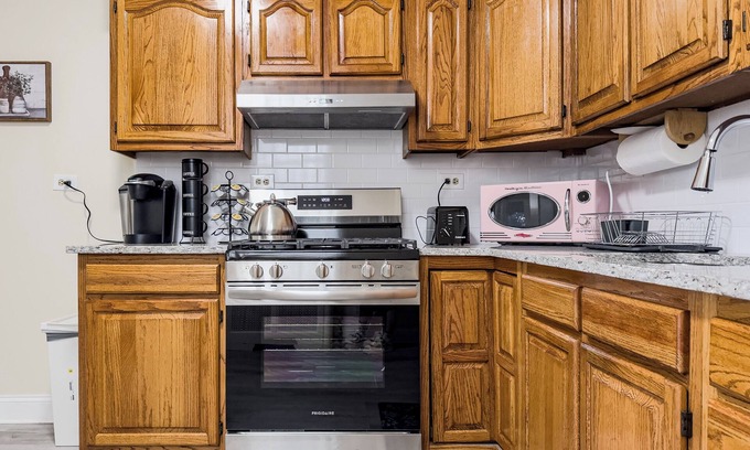Pennsport Apartment | Cozy 3-Bedroom House in South Philly