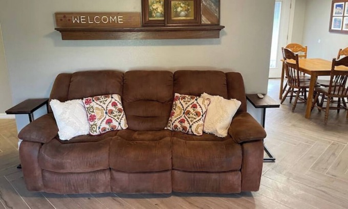 Mena House | Cozy 3-bedroom house in peaceful Mena with WiFi, AC