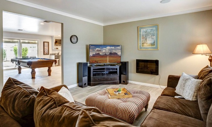 Pointe Scottsdale House | Cozy 3 bedroom, steps from Old-Town (sleeps 6)!