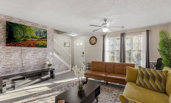 Sans Souci House | Cozy 3-bedroom townhome in Greenville with WiFi, AC