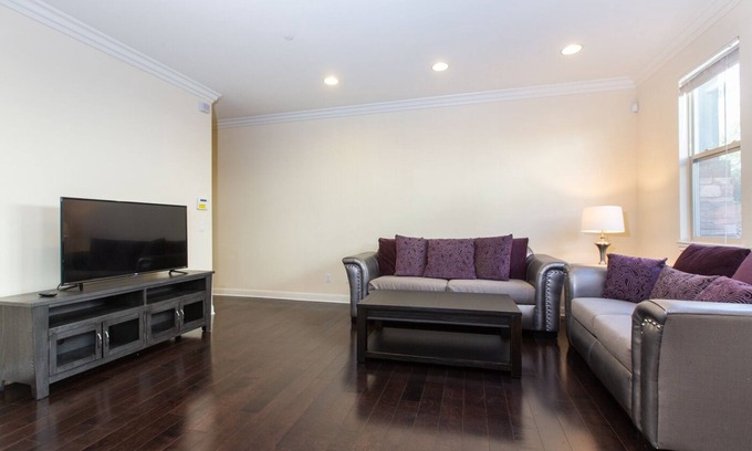 Arcadia House | Cozy 3-bedroom townhome in charming Arcadia/Pasadena with AC, WiFi