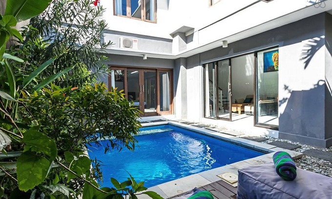 Nakula Villa | Cozy 3 bedroom Villa close to double six beach