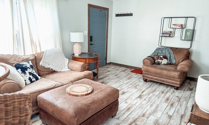 Beech Grove House | Cozy 3 BR home in a small town, 8 minutes from downtown Indy/fountain square