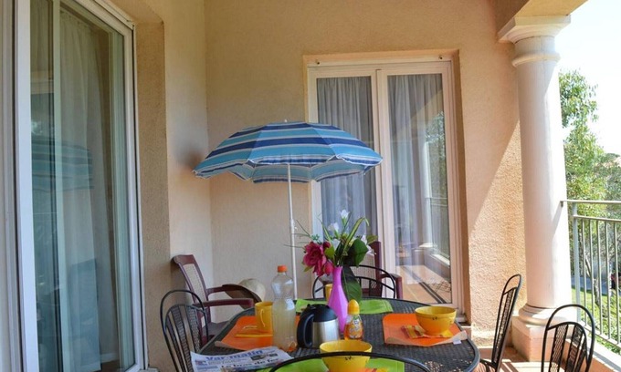 Sainte-Maxime Apartment | Cozy 3-Room Apartment in Sainte-Maxime with Pool, Terrace & Parking, Sleeps 6