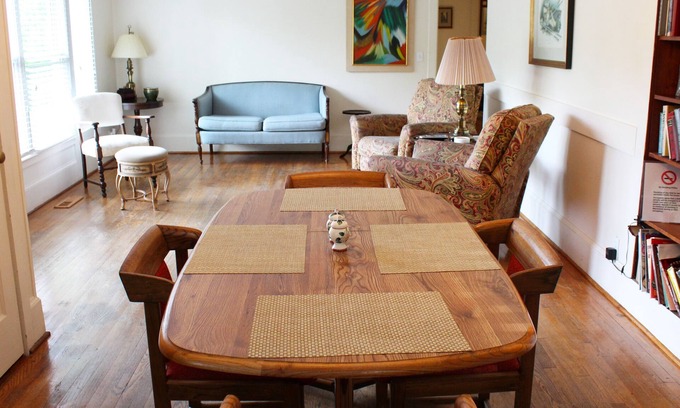 Lynn House | Cozy 4 bedroom, 2 bath cottage for families - wifi and private washer/dryer