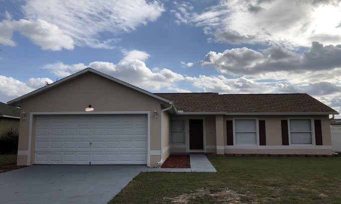 Siena Ridge House | Cozy 4 bedroom 2 bathroom Pool Home with game room Close to all the parks.