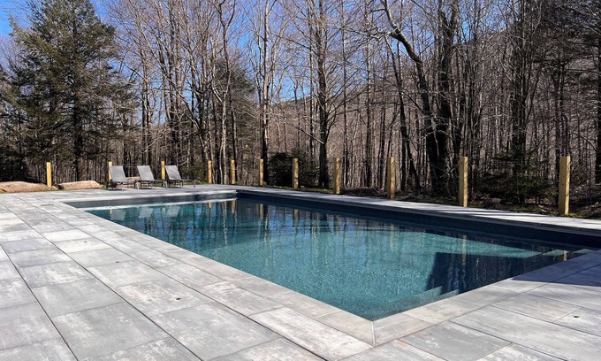 Elka Park Cabin | Cozy 4-bedroom cabin with Pool & Hot Tub in Enchanting Elka Park