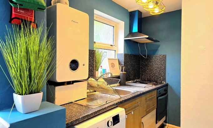Ferndale House | Cozy 4 Bedroom House in the Heart of Brixton