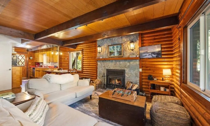 Serene Lakes House | Cozy 4 BR Cabin in North Lake Tahoe's Serene Lakes