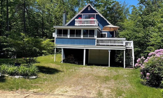 Moultonborough Ski Chalet | Cozy 4 BR chalet, short walk to park, tennis, and beach! Pets ok! 425 a night.