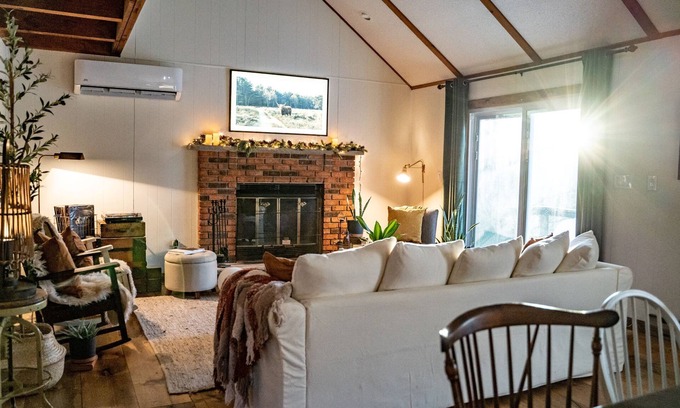 Lake Ariel House | Cozy 4BR Escape in Amenity Filled Hideout