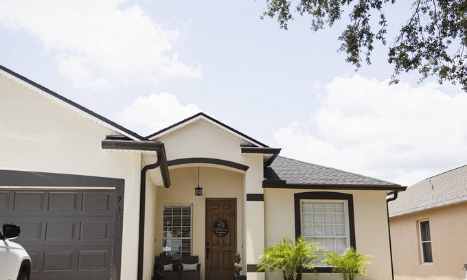 Sunset Ridge House | Cozy 6 bedroom minutes from Disney!