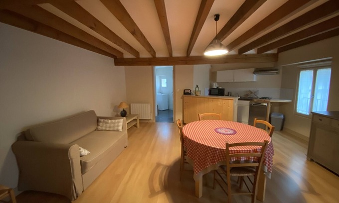 La Roche-Posay Apartment | Cozy 70m² apartment with WIFI near Saint Roch hot springs