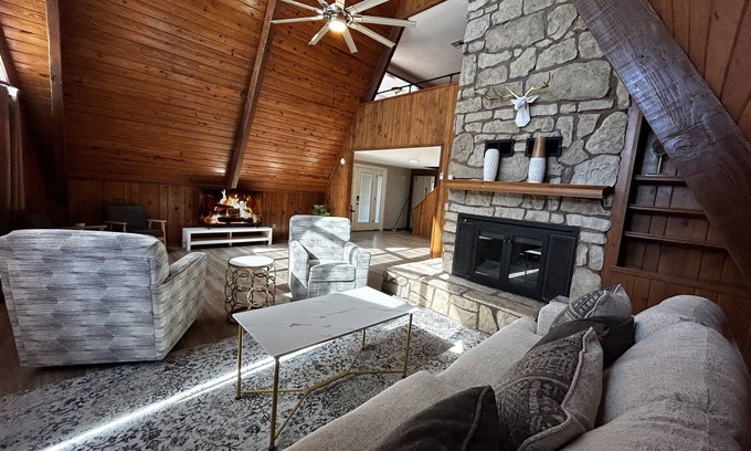 Kingston House | Cozy A-Frame with a Pool in Quiet Lake House Community