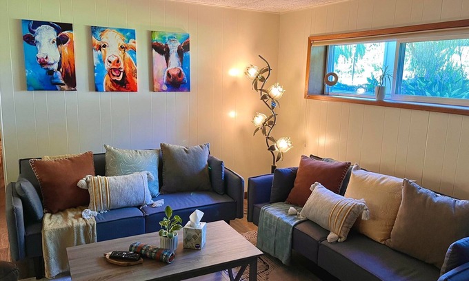 Ellensburg House | Cozy and Adorable 2 Bedroom Duplex