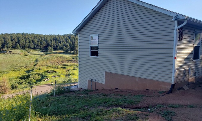 Florissant House | Cozy and affordable 3-bedroom house in the sky with great mountains views