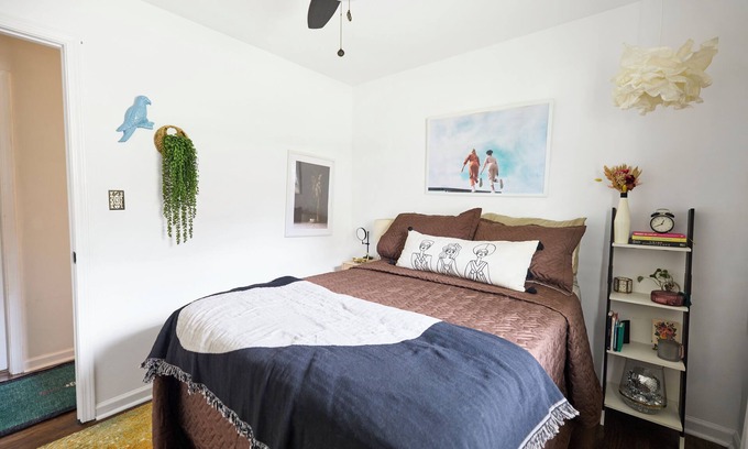 Church Street House | Cozy and Artsy 3-Bedroom House with AC, WiFi near Downtown Atlanta