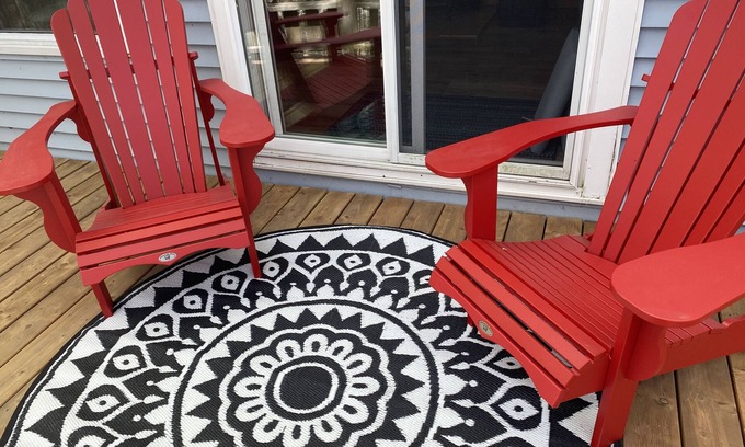 Northern Bruce Peninsula Cottage | Cozy and Cheerful Cottage- Steps From the Lake!