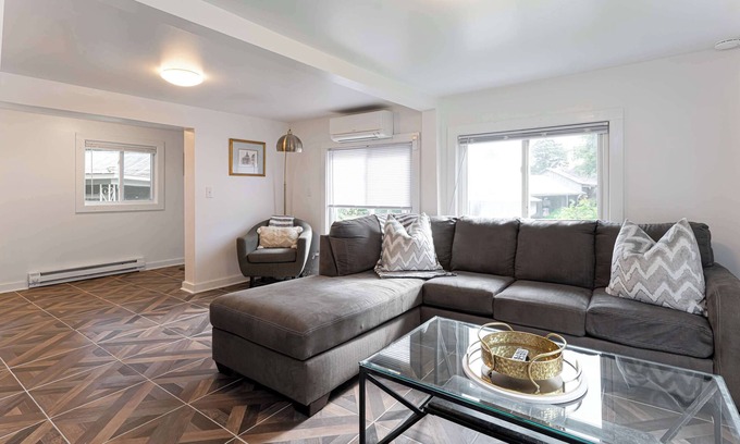 Hendersonville House | Cozy and Chic 2B Cottage Mins From Downtown