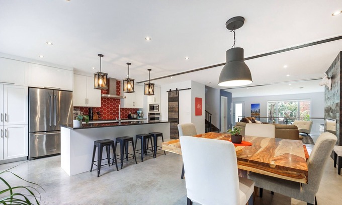 Verdun House | Cozy and modern house, 5 mins from everything in Verdun